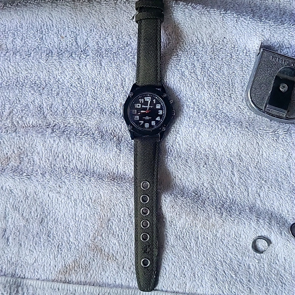 Discovery analog watch mens